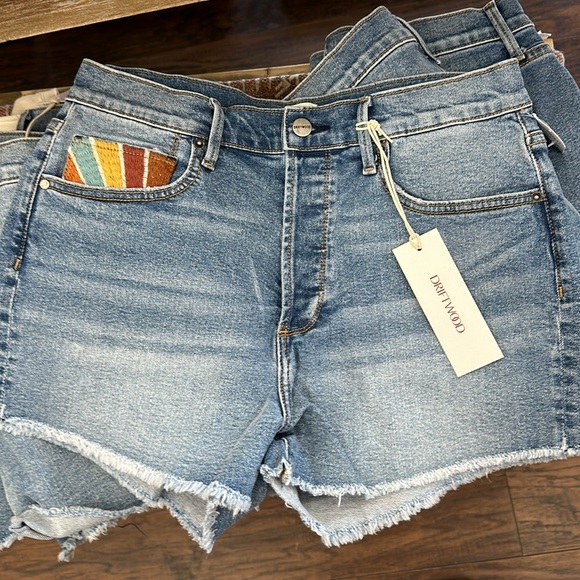 NWT Driftwood Goldie Embroidered Jean Shorts Sundaze | Free People - Picture 4 of 5